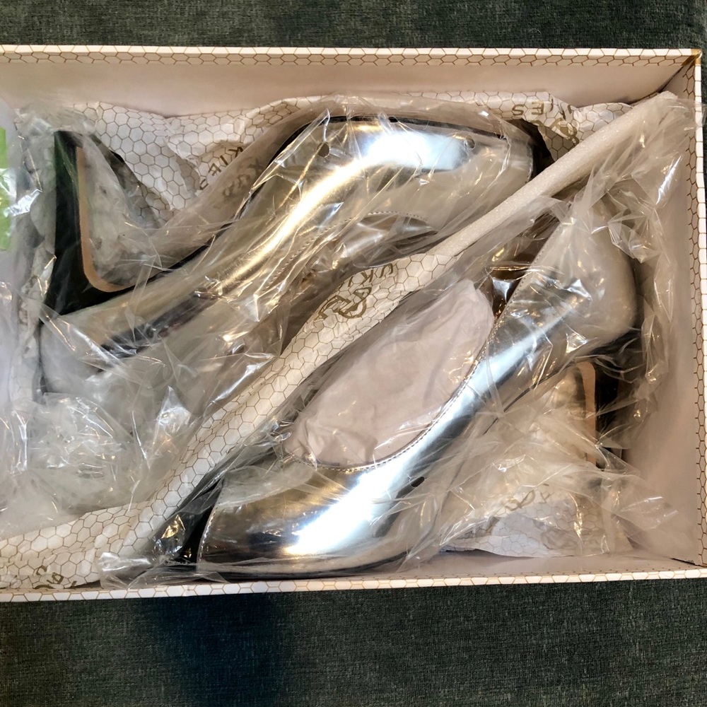 Ukies Angelina Mirrored Silver Nappa Leather Pumps - Picture 5 of 8